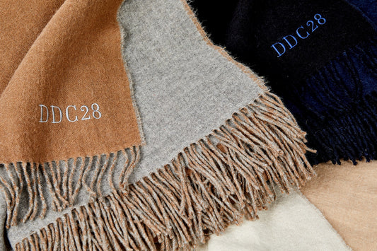 DDC28 Reversible Throw Blanket